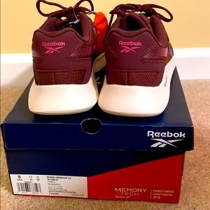 Women’s Reebok Energylux 2.0  Running Shoes Size 9